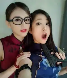  身边有个调皮的老婆是什么体验网友去接她,她说在一朵白云下面等我