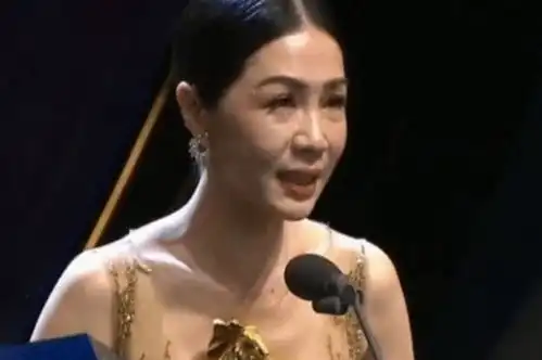  她是最穷影后,跑了18年龙套靠父母生活,终获得成功