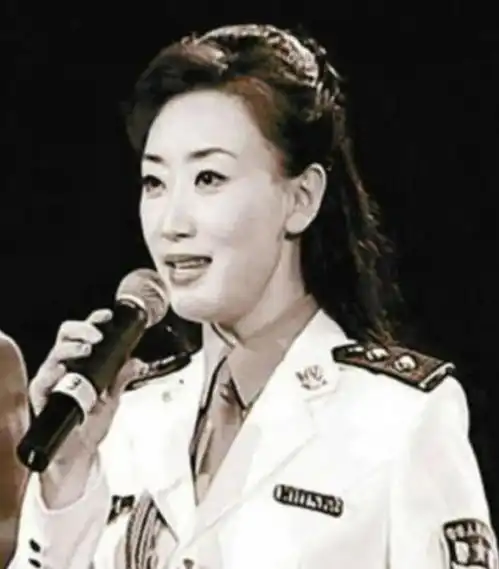  广东貌美警花王菲沦为高官情妇敛财上亿,最终双双落马自食恶果