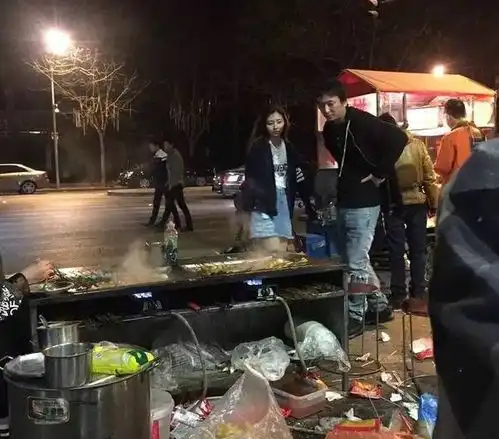  如何看待成都放开摆地摊,两个月增加10万多就业地摊经济的价值有多大可以复制吗