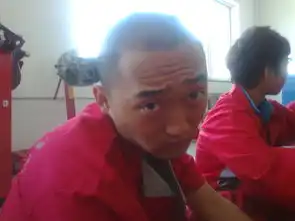  帮我吧这张图片ps成最雷人的图片爆笑的那种你懂的