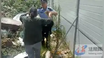 南京一8旬老人顶烈日捡废品中暑警方开车送医院  南京一8旬老人顶烈日捡废品中暑警方开车送医院