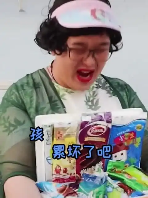  搞笑二胖学校运动会上卖雪糕