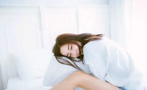  gif搞笑段子为了拍个高逼格照片,妹子可是各种技能