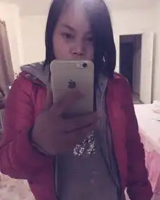  凤姐晒自拍称再次被镜子里的自己迷住组图