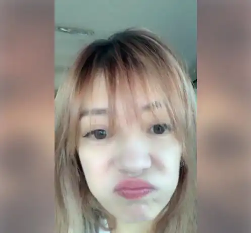  笑惨赵薇直播秒变吃货,引网友疯狂截图,当ps表情包