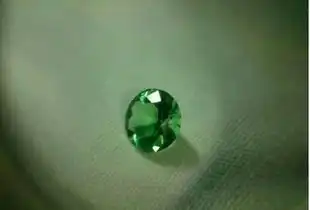  都是啤酒瓶做出来的,为何做成钻石人人夸,做成翡翠手镯人人骂