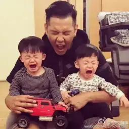  范玮琪穿着maryling湖水绿连衣裙现身某活动