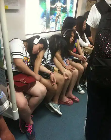  幽默笑话熊孩子真不会说话,你应该夸妈妈是世上最靓丽的木乃伊