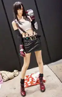  日本美女cos最终幻想蒂法大胸妹子发狠都可爱