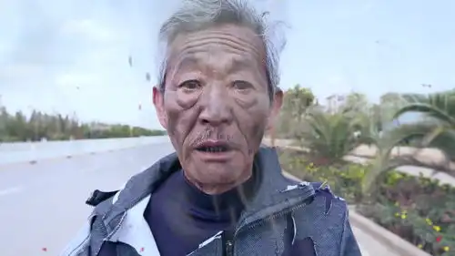  爆笑大爷妹爷抢了毛台的女人,看到妹爷生命线后,茅台瞬间认怂