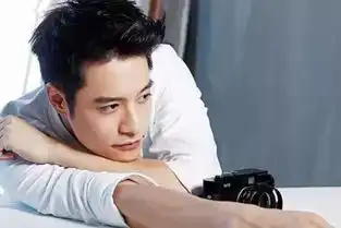 萧亚轩又被拍换鲜肉男友,对方20出头颜值超高,桃花运这么强  萧亚轩又被拍换鲜肉男友,对方20出头颜值超高,桃花运这么强