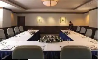  回字形会议桌座次如何排列