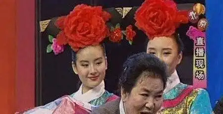  赵丽蓉32岁守寡,3年后改嫁小叔子再丧夫,49岁丧女,71岁求死