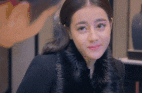 搞笑gif图片小胖子感受到了命运对他的不公,连球都欺负他 搞笑gif图片小胖子感受到了命运对他的不公,连球都欺负他