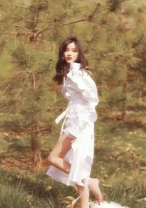 热这一对比,吴宣仪把杨超越碾压的连袜子都...  热这一对比,吴宣仪把杨超越碾压的连袜子都...