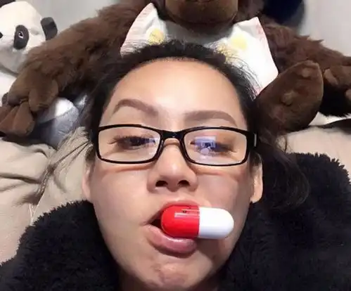  走进演员宁静住的房子,全屋都是仿古式家具,差点还以为穿越了