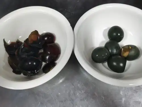  烧椒双黄蛋plus版,搭配烧椒酱汁,让你享受与众不同的美食