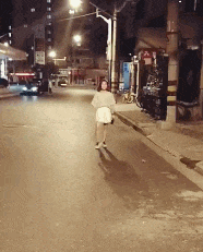 gif搞笑趣图媳妇,一看你就睡迷糊了,把秋裤穿头上,赶快醒醒吧  gif搞笑趣图媳妇,一看你就睡迷糊了,把秋裤穿头上,赶快醒醒吧