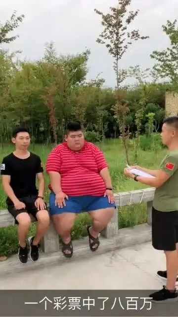  励志减肥的小胖子,情景喜剧,小胖的眼神很有戏啊太搞笑了
