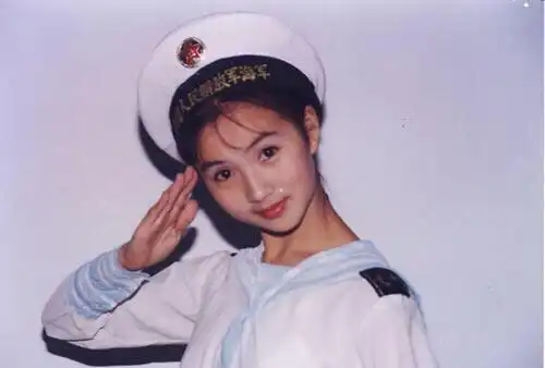  女星无ps的照片刘亦菲脸型完美黎姿还没长开,宋茜嘴唇抢镜