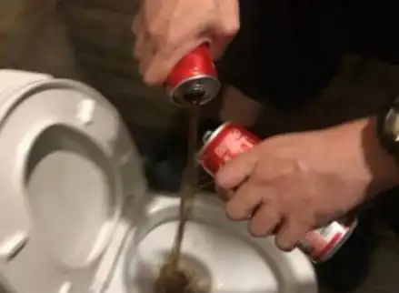  轻松一刻你在朋友圈发段子,看段子的人在网上看你,你成了段子