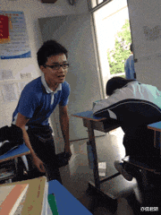  女朋友说她被蛇咬了,让我赶紧去救她网友还能再敷衍一点吗
