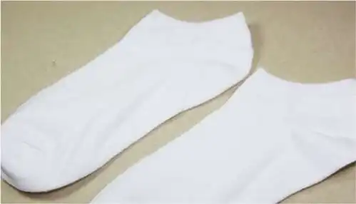  白袜子清洗小妙招,一招教你洗净白袜子