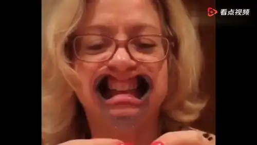 今天恶搞英国奶奶,这操作我还是头次见,全程笑得我肚子疼  今天恶搞英国奶奶,这操作我还是头次见,全程笑得我肚子疼