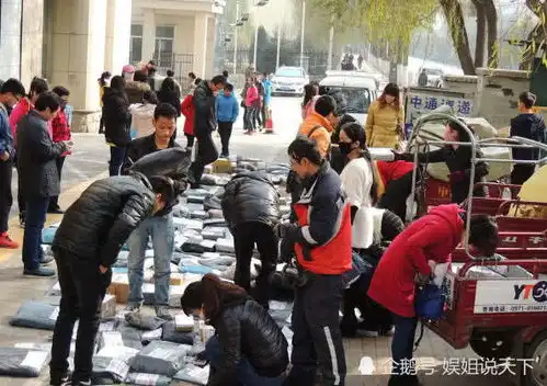  路边摊出售无主快递十元一个,为何没人买网友谁买谁傻
