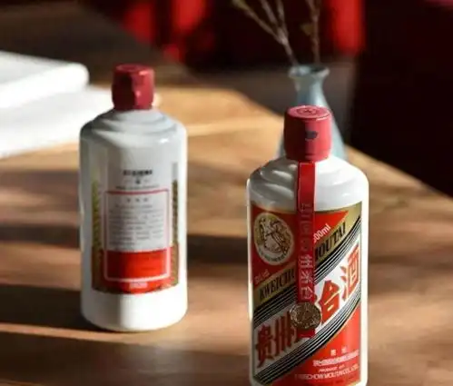 废品站都不要的白酒瓶,为什么有人高价回收还年份越老越值钱  废品站都不要的白酒瓶,为什么有人高价回收还年份越老越值钱