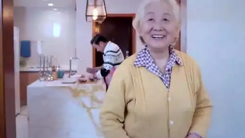 最好的安排奶奶看到照片,发现小伙不是孙女男朋友,心里不是味  最好的安排奶奶看到照片,发现小伙不是孙女男朋友,心里不是味