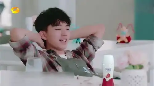 累瘫图片搞笑图片王俊凯