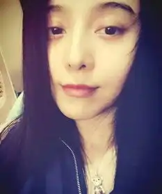  镜头前卸妆素颜女神王丽坤被挑战,王鸥被批最丑,娜扎撞眼黄子韬女星素颜的小心机你都看懂了吗