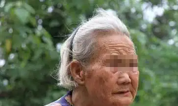 怀孕女子被辞退,婆婆去公司闹事,看到领导桌上照片,直接报了警  怀孕女子被辞退,婆婆去公司闹事,看到领导桌上照片,直接报了警