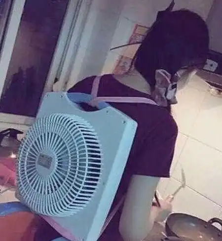  搞笑趣图段子和媳妇去吃龙虾,点了盘小龙虾,媳妇不满意,结果