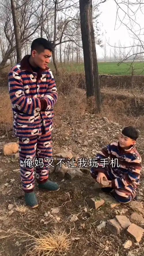  河南搞笑方言过新年二蛋带这小孩挣压岁钱,这拜年的词句句经典