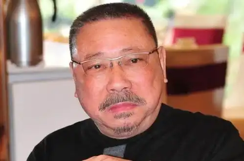 以德服人陈松勇病逝弟弟干儿子操办葬礼,菲佣拿钱就走人  以德服人陈松勇病逝弟弟干儿子操办葬礼,菲佣拿钱就走人