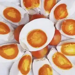  外国人搞不明白为什么中国人都爱吃咸鸭蛋而不是咸鸡蛋