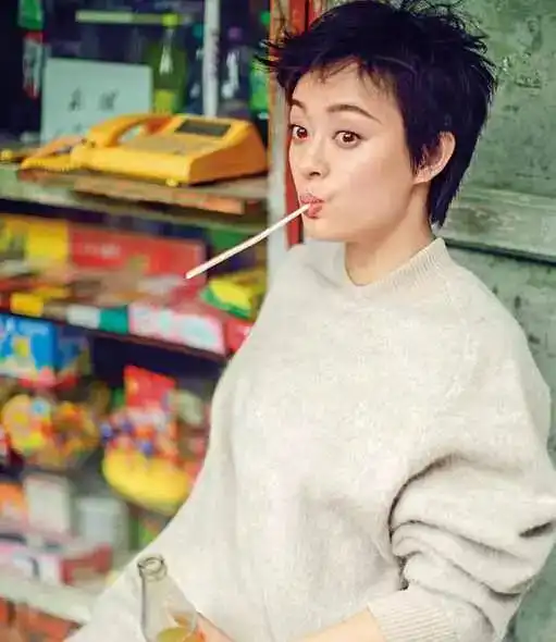  给赵薇做过伴舞,是何润东旧爱,曾发誓终身不嫁,如今她却儿女双全,被逗比老公宠上天搜狐娱乐搜狐网