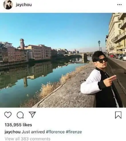 周杰伦生日晒粉丝照片,王俊凯踩点为其庆生,配图惹网友爆笑  周杰伦生日晒粉丝照片,王俊凯踩点为其庆生,配图惹网友爆笑