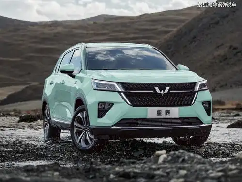  继凯捷后,五菱又造了台银标车,suv造型,年轻人可能会喜欢
