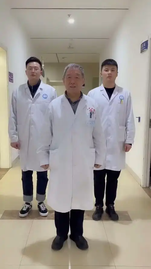  今天问主任怕护士长么,主任一脸不屑的说哪有科主任怕护士长的医院趣事正能量
