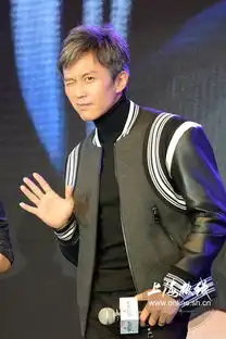 邓超现身沪上再搞怪开始做菜要当顾家好男人  邓超现身沪上再搞怪开始做菜要当顾家好男人