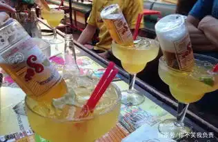  搞笑图片搞笑段子兄弟,你之前是没有吃过山竹吧带皮吃