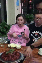  搞笑gif家里养猫是很累的