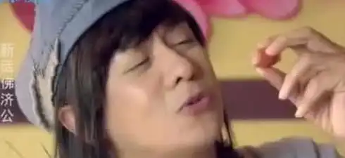  看了想锤导演的穿帮镜头张三丰穿耐克鞋忍了,猴哥的棒子咋弯了