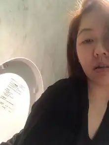  小s洗手间拍大片自称失眠拿淋浴喷头表情沉醉