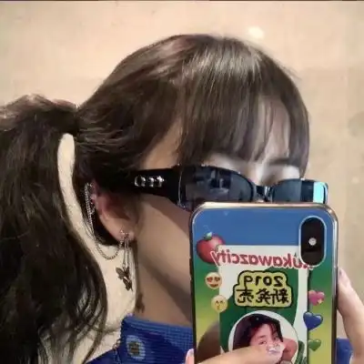 搞笑可爱头像沙雕图片女