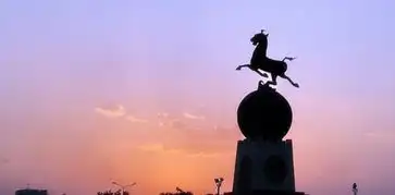 我国一个奇葩的雕塑,它叫立马滚蛋,真是让人哭笑不得  我国一个奇葩的雕塑,它叫立马滚蛋,真是让人哭笑不得